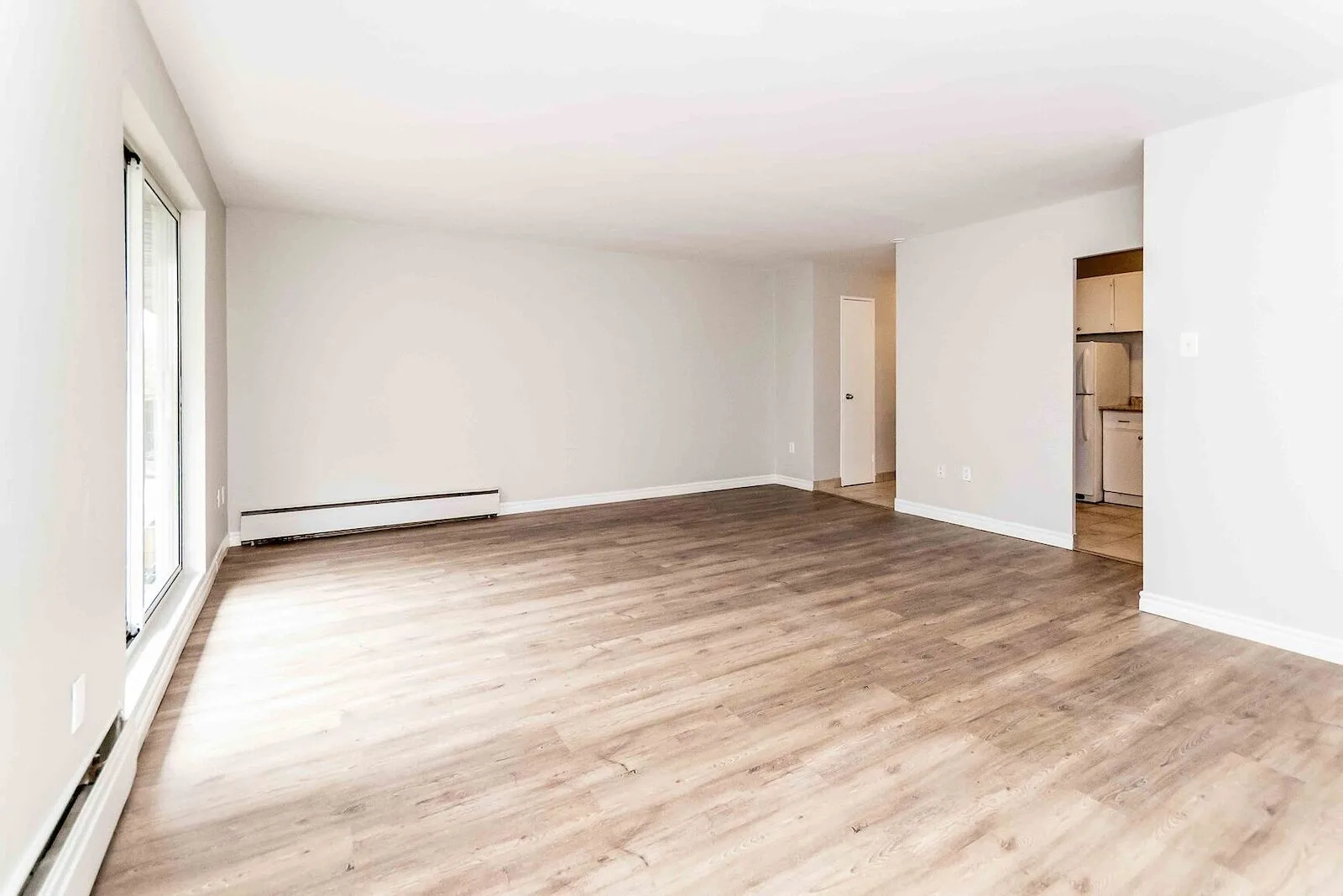 This peaceful apartment features on-site laundry and balcony included. Inquire today!