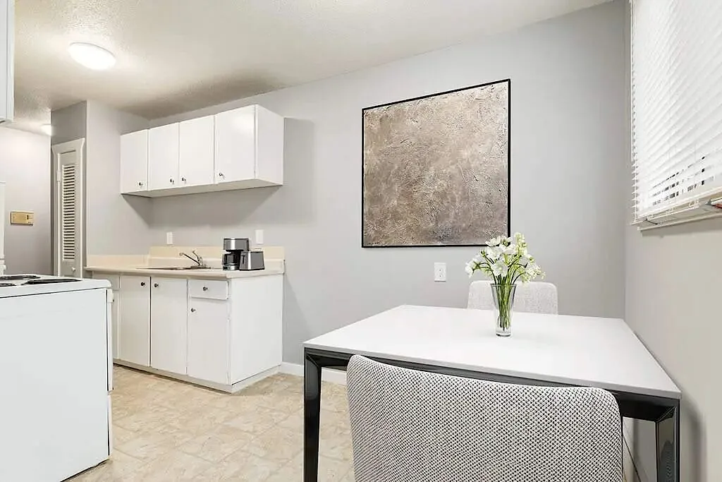 Offering comfort, space, and convenience | Enjoy downtown living at Linda Manor!