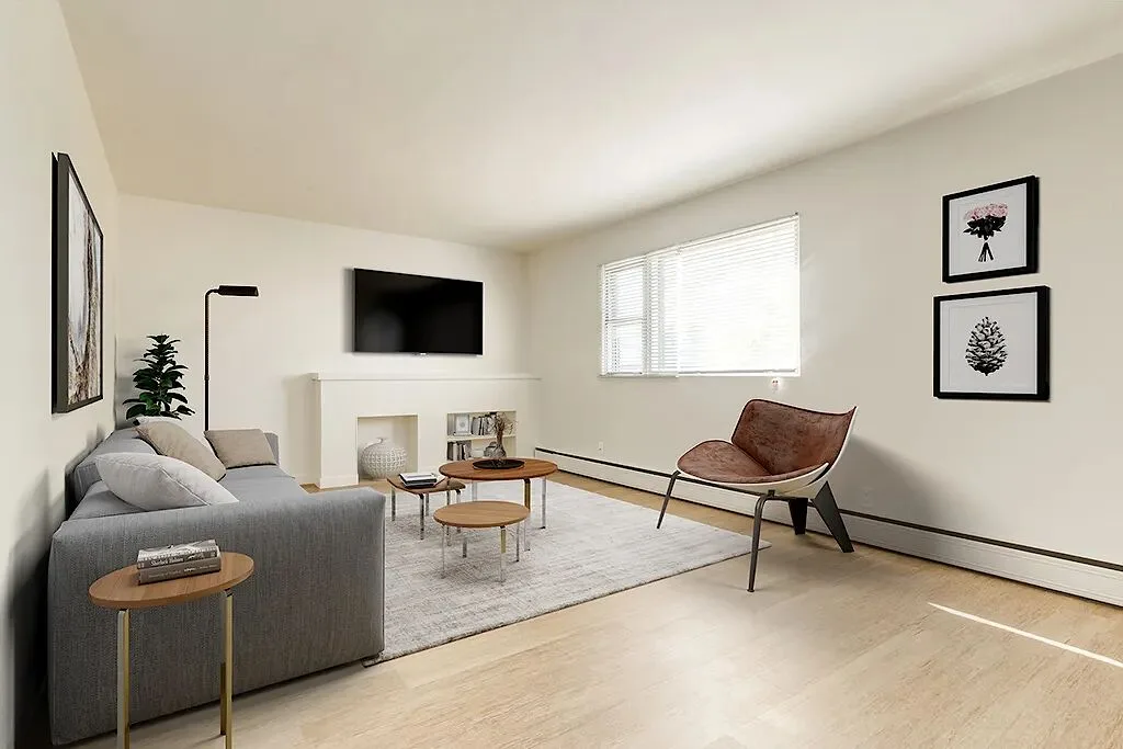 Spacious and bright living rooms with large windows | Heat and water included!