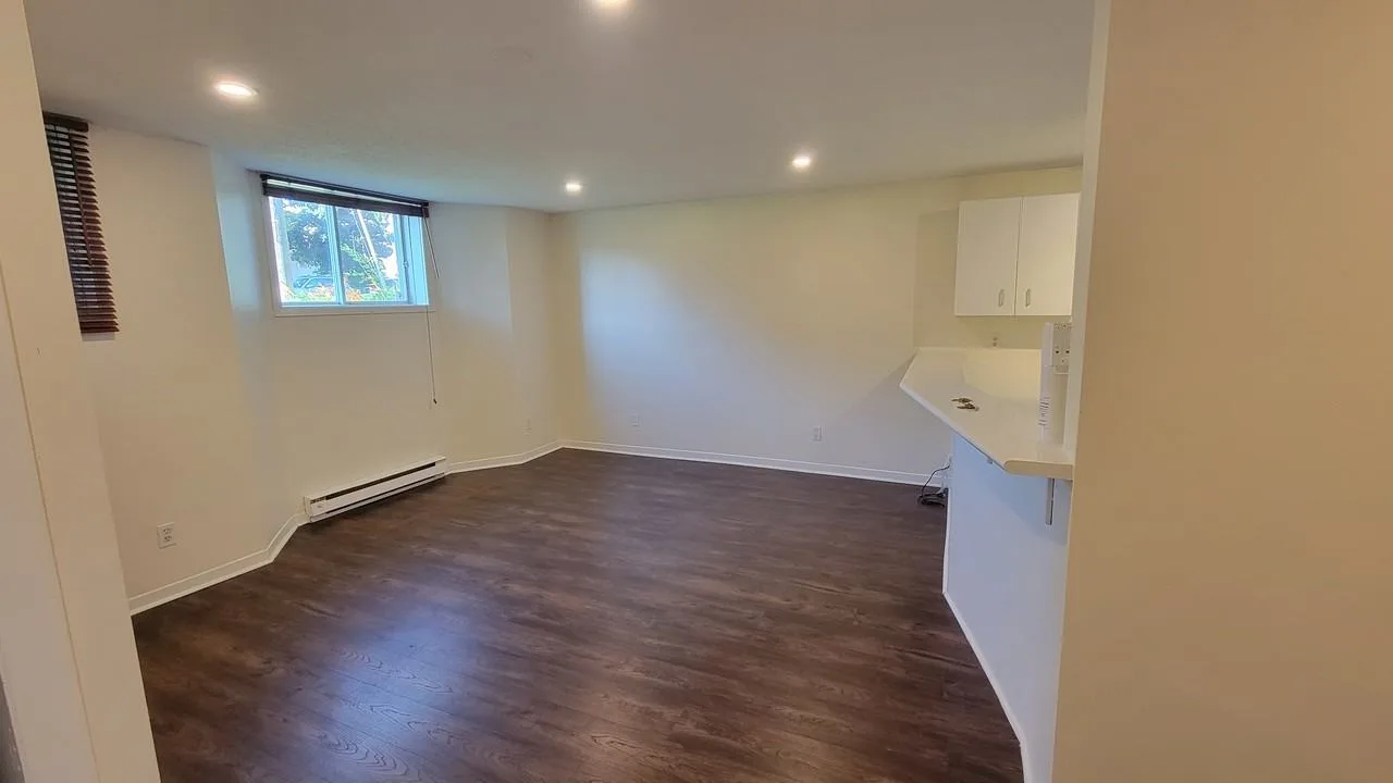 1118 Rockingham Avenue, Ottawa, ON K1H 8A5, Canada