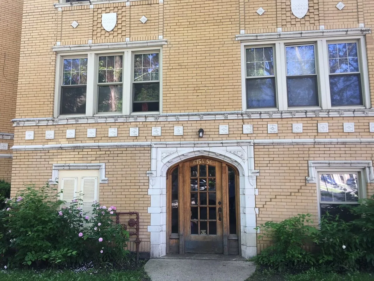 6154-56 North Talman
