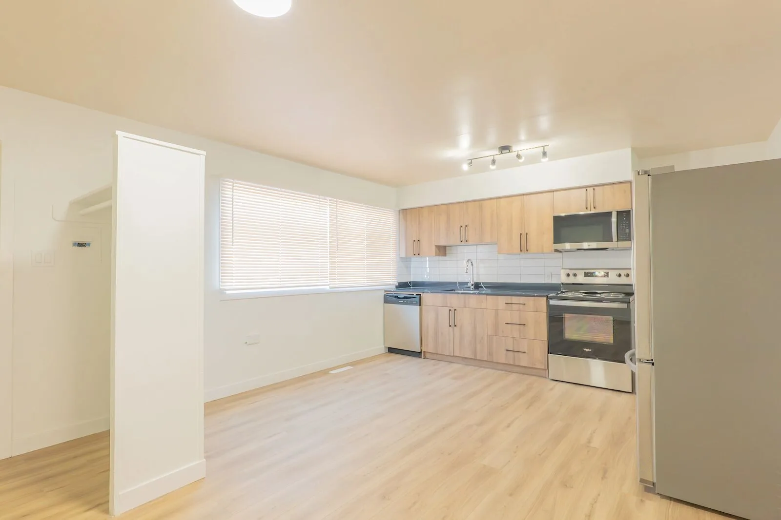 Recently renovated and modern townhomes for rent | Enjoy the convenience of in-suite laundry!