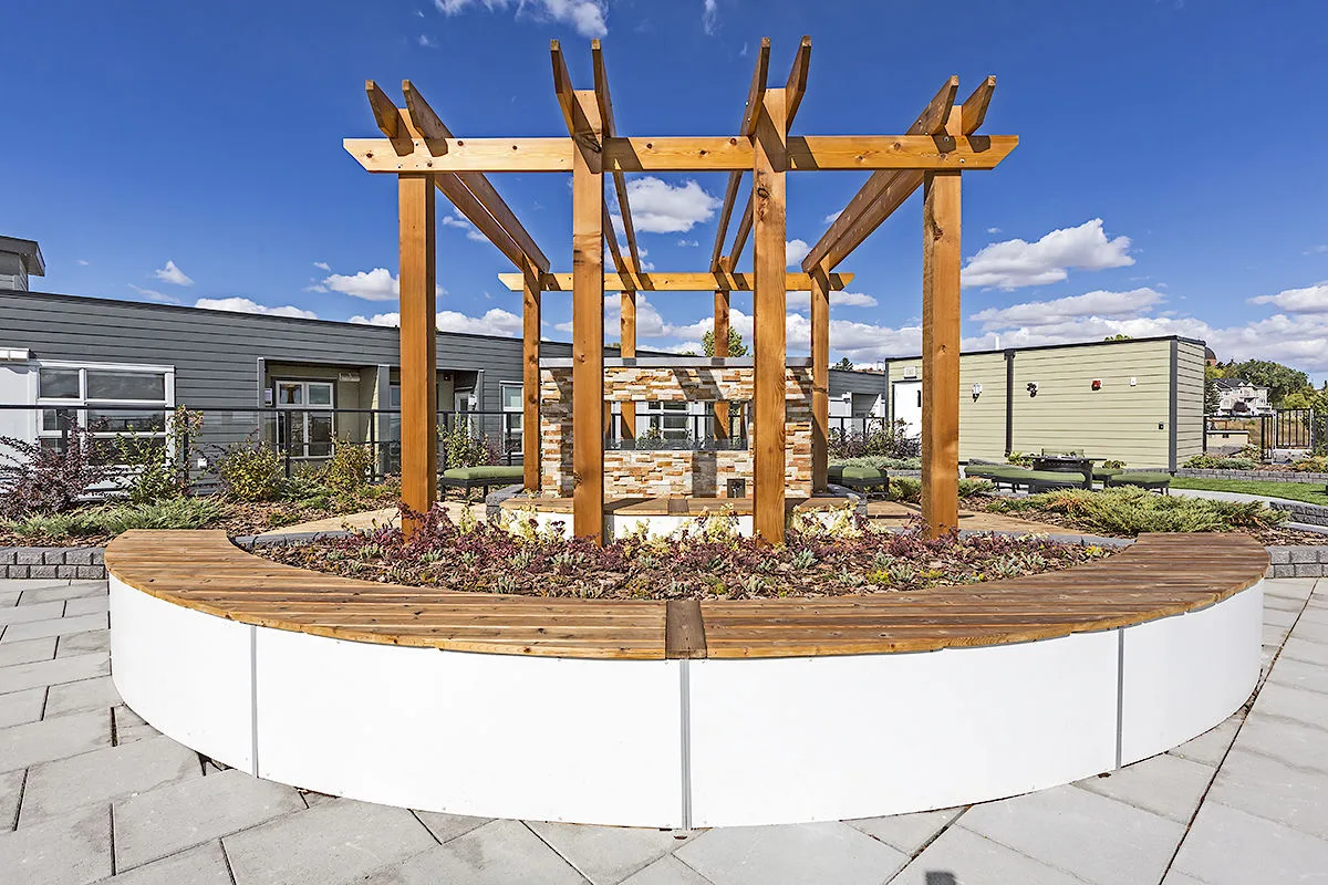 V&V Residences - New Luxury Apartments with 2 Rooftop Patio Gardens & Gym