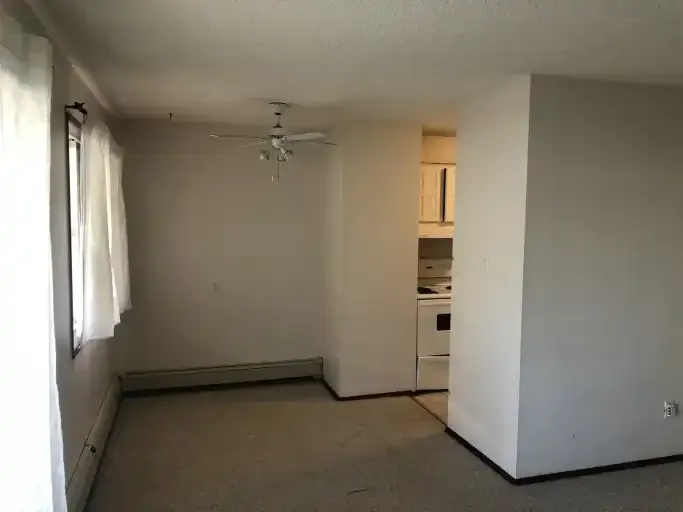 LARGE 2-ROOM SUITE! features an in-suite laundry!