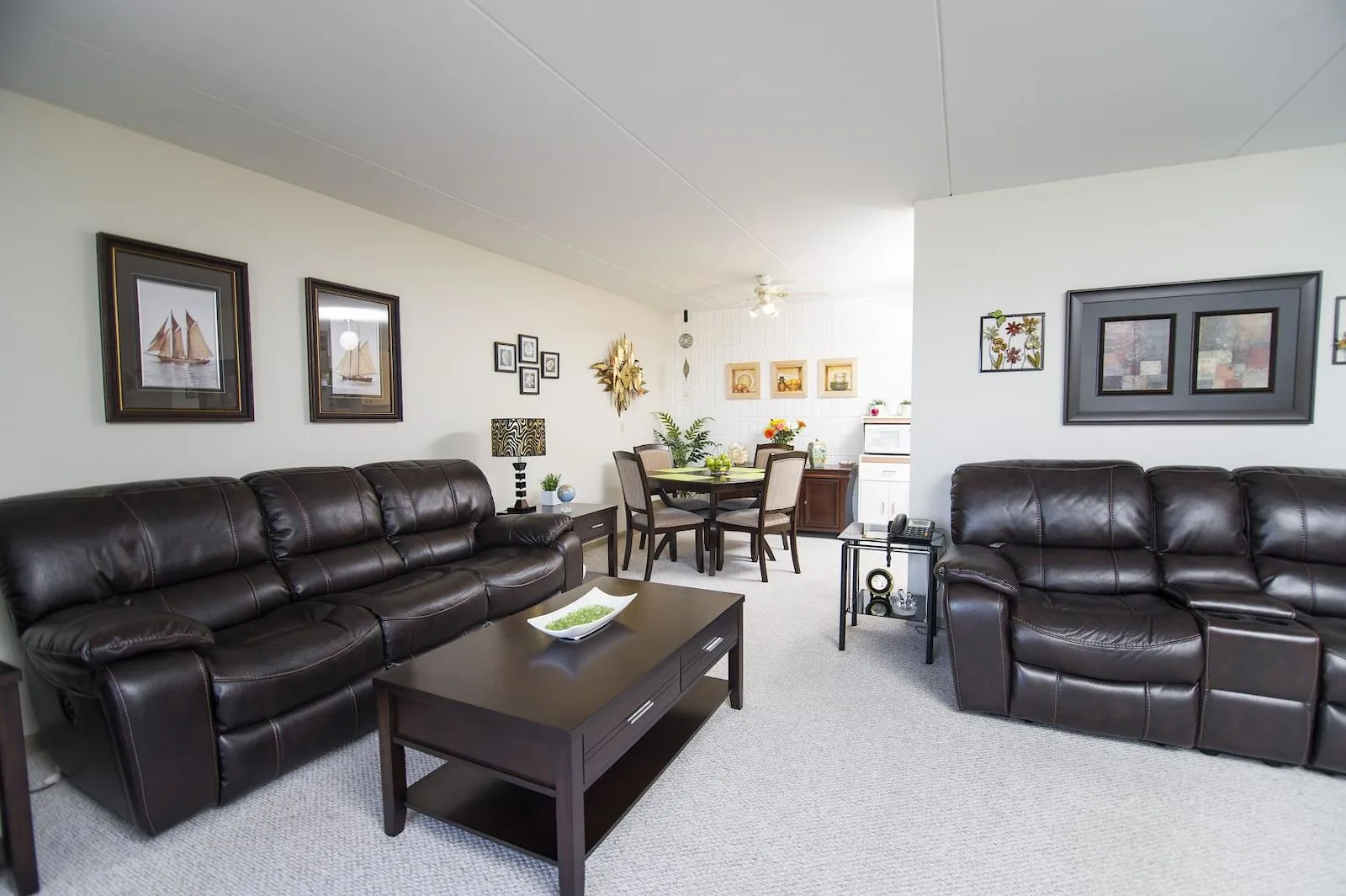 Extra Large 1 & 2 Bedroom near Garden City Shopping and Seven Oaks Hospital