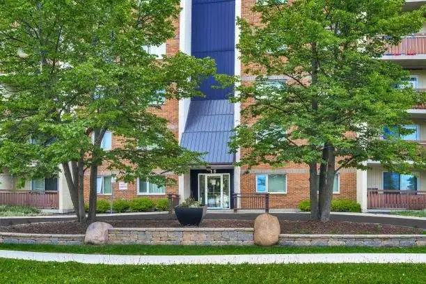 Crescent Ridge Towers
