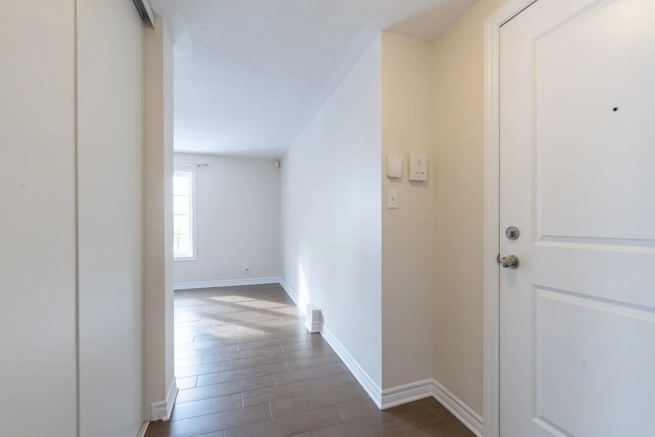 307 Lebreton St South