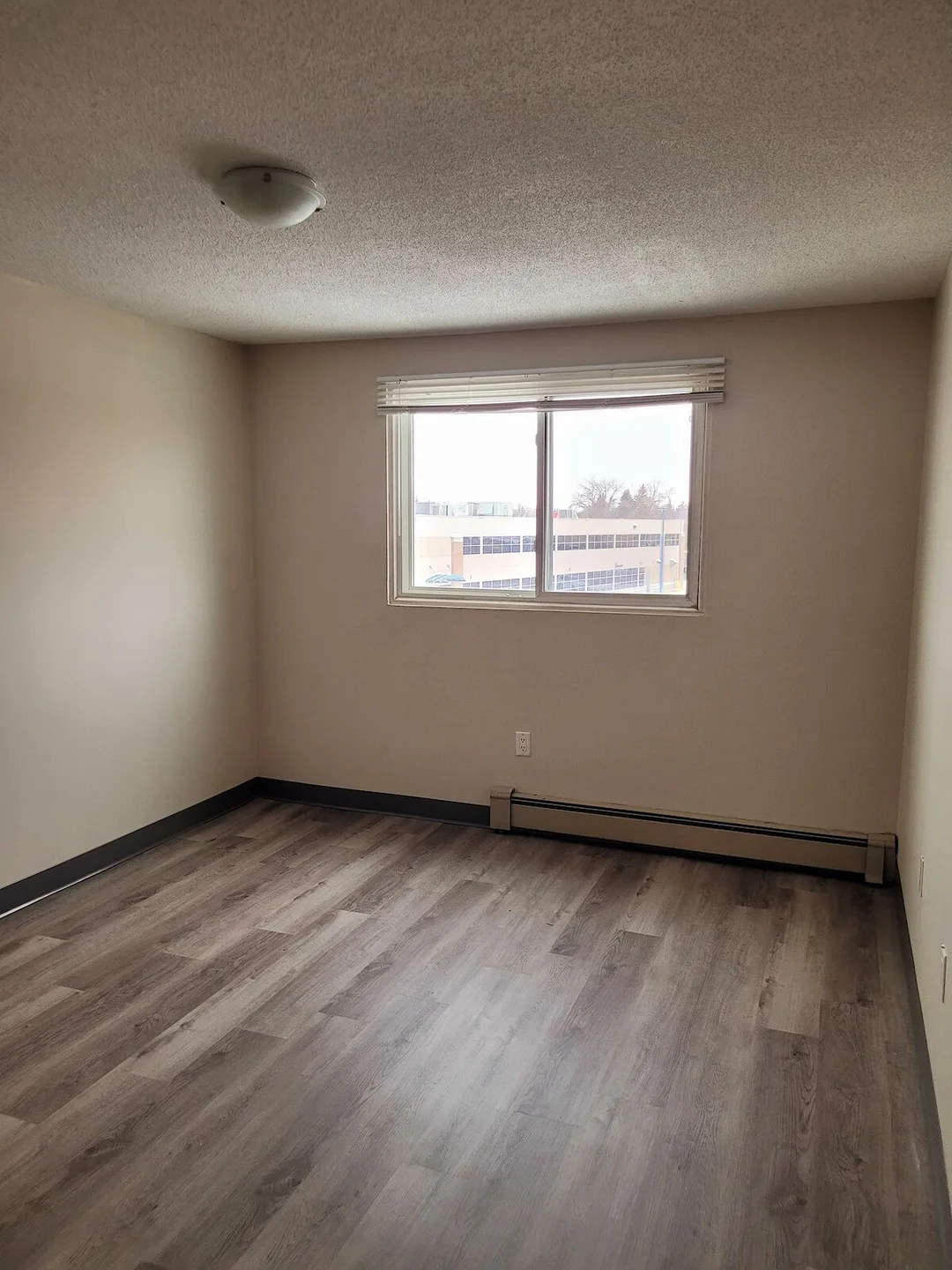 Radmon House Apartments