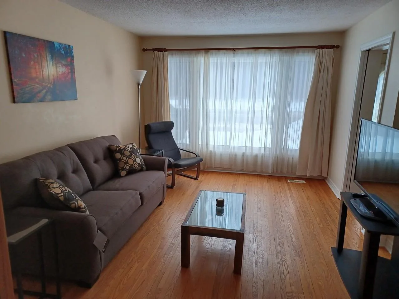984 Bathgate Drive, Ottawa, ON K1J 8E6, CA