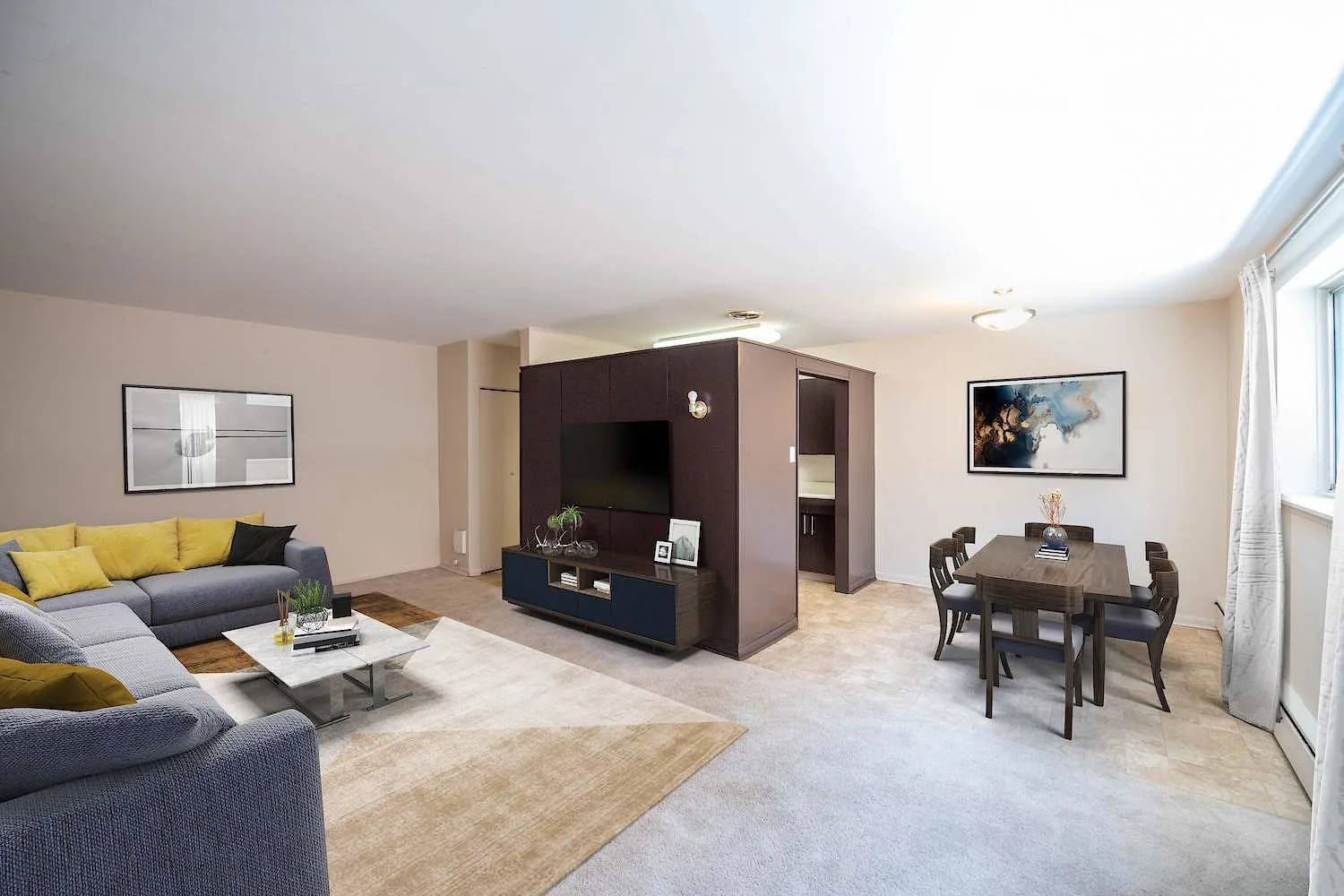Comfortable Living at Unbeatable Downtown Location!