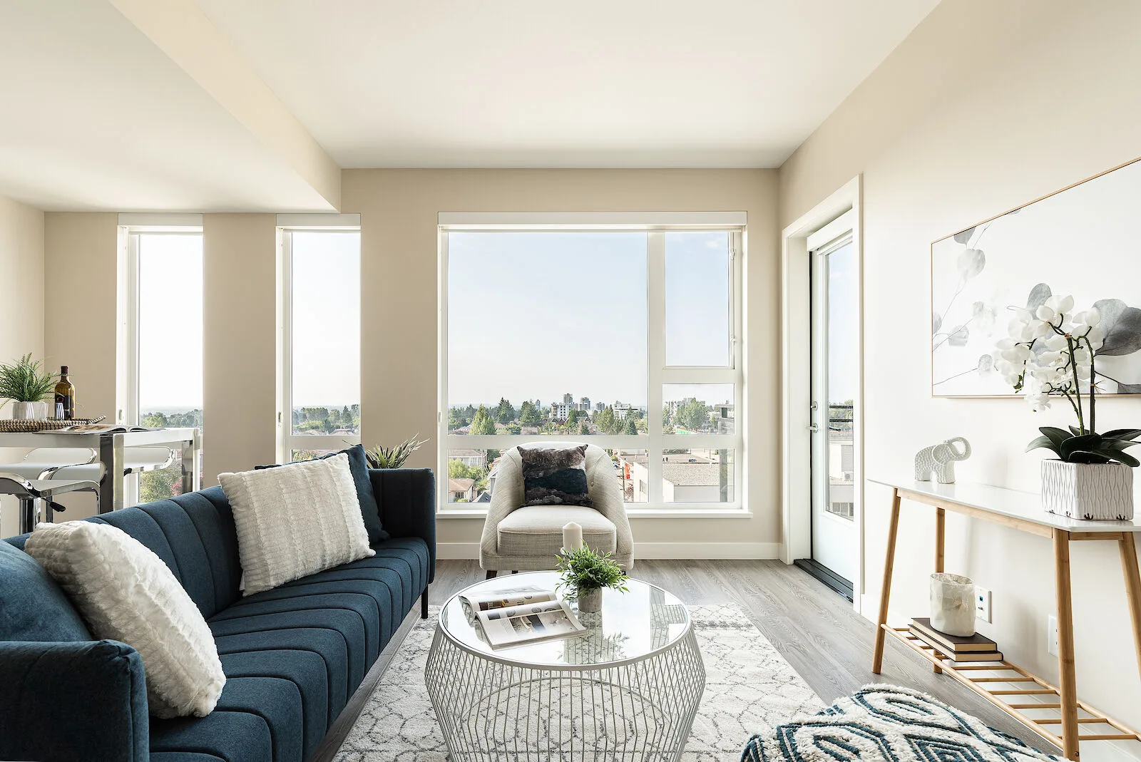 ARIA - Centrally located at Cambie and West 41st Avenue in the heart of Oakridge, steps from the Canada Line - Oakridge