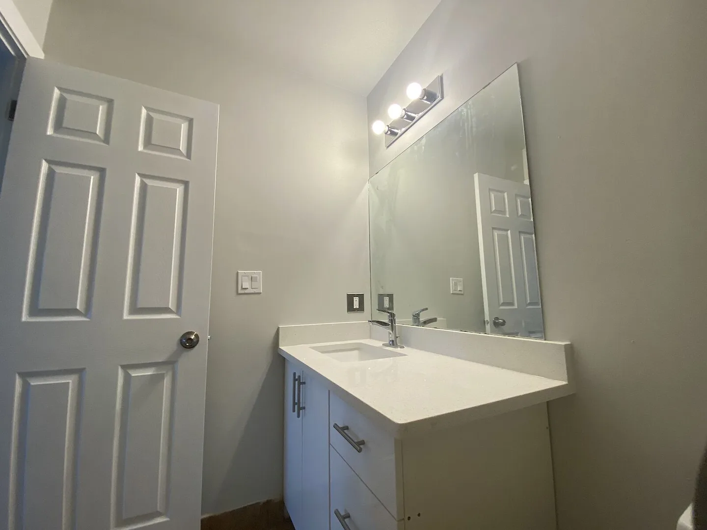 One Month Free Rent!
