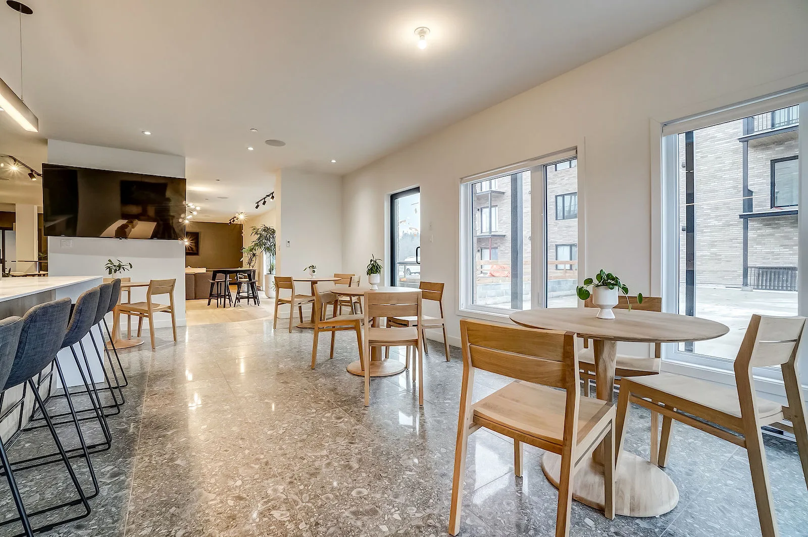 NEW - Block 4 Now Leasing! | Close To Champlain Bridge | To Book A Visit : 819 303-5669