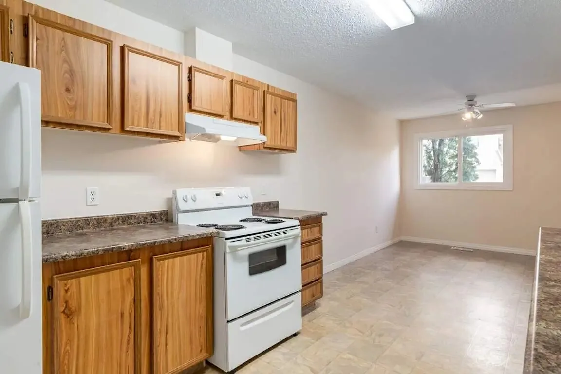 2 and 3 bedroom townhomes for rent | Enjoy NW Edmonton at Hooke County Townhomes!