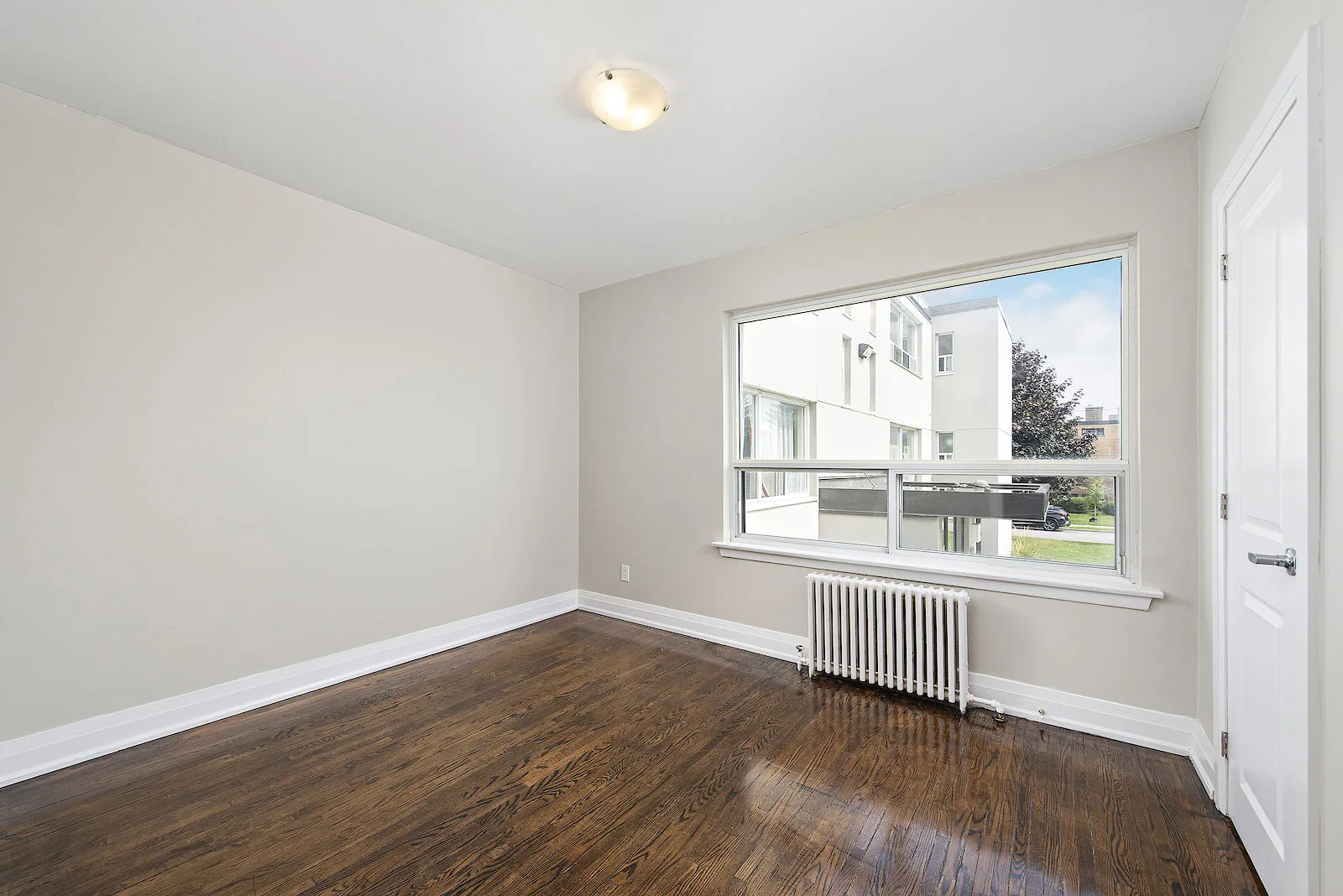 North York Suites - Newly Renovated!