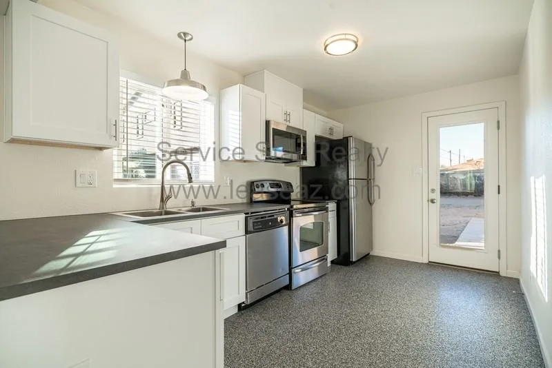 850 W Hazelwood St, Phoenix, AZ 85013, USA