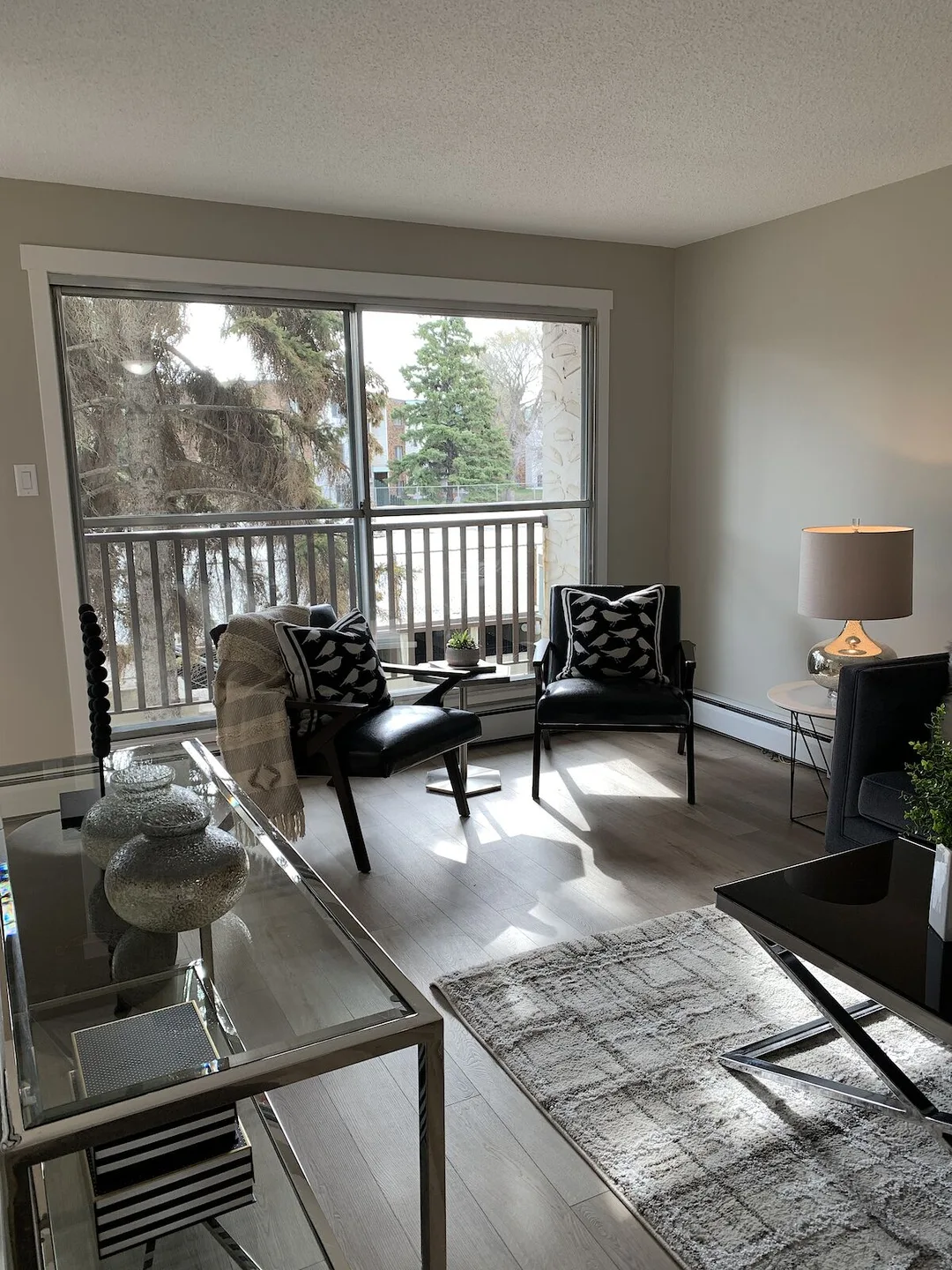 Across from D. S. MacKenzie Junior High School and Rideau Park School, these newly renovated 1, 1 plus alcove, 2 and 3 b