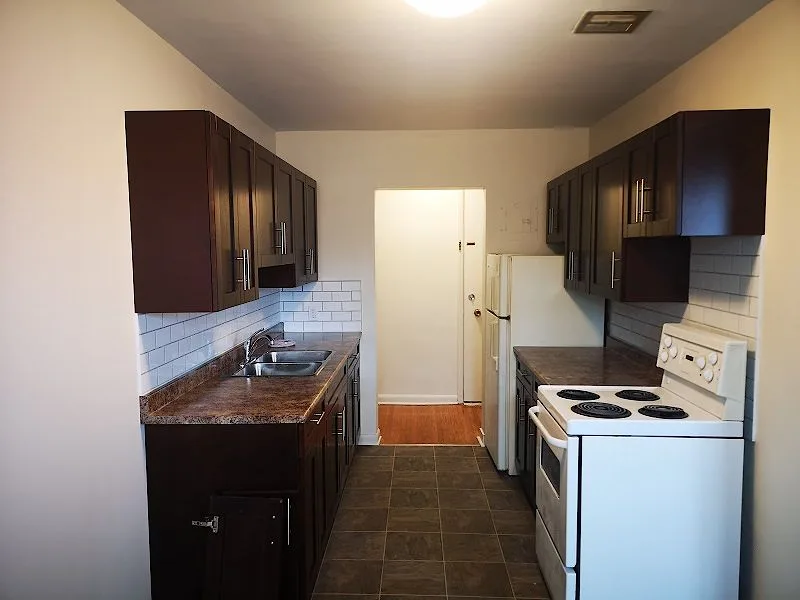 21 Morrow/285 St. Annes upgraded apartments in St. Vital Winnipeg, Manitoba