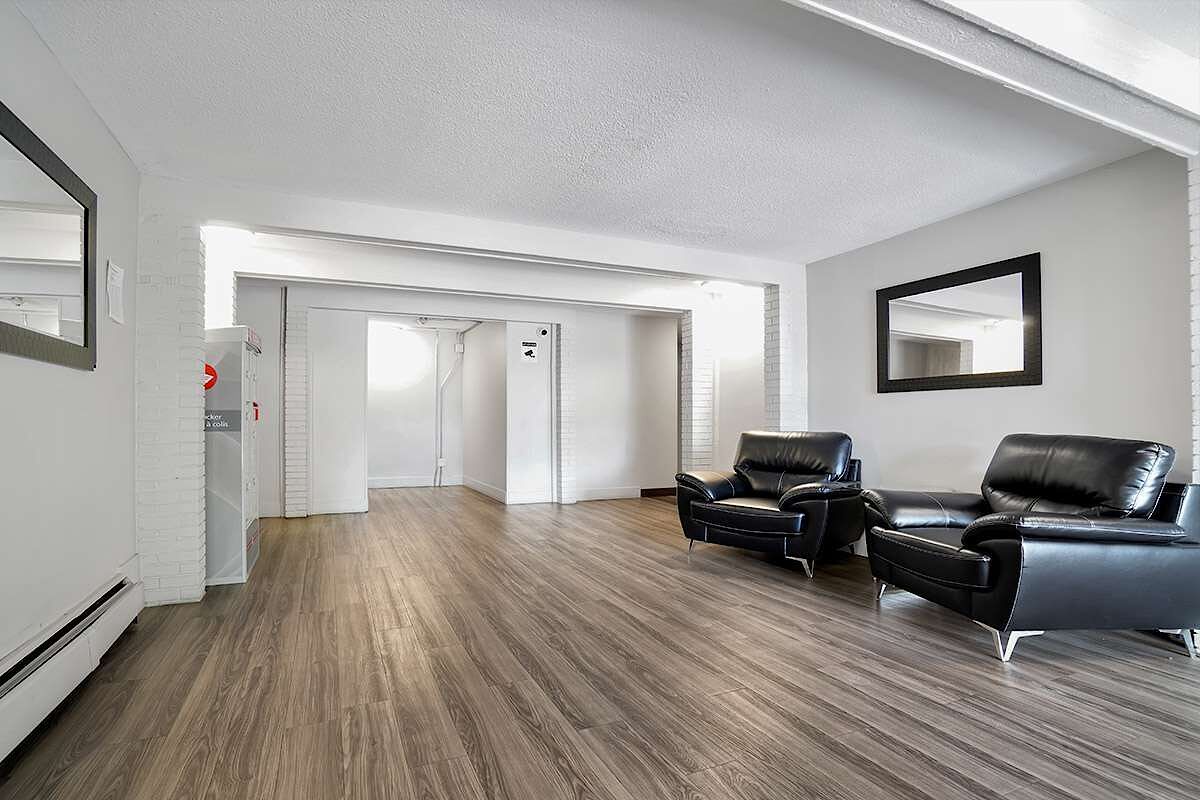 Chateau Delon Apartments