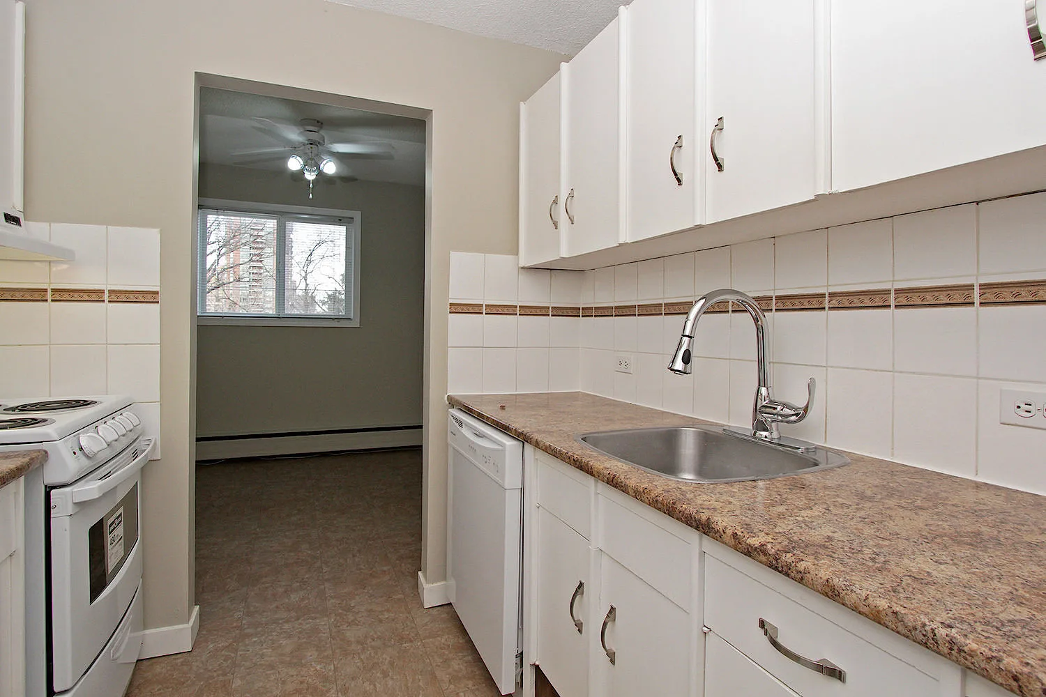 Charming LOWER MOUNT ROYAL 1 & 2 BEDROOMS