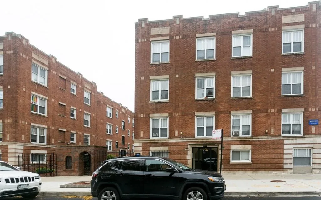 957 W Cornelia Ave, Chicago, IL 60657, USA