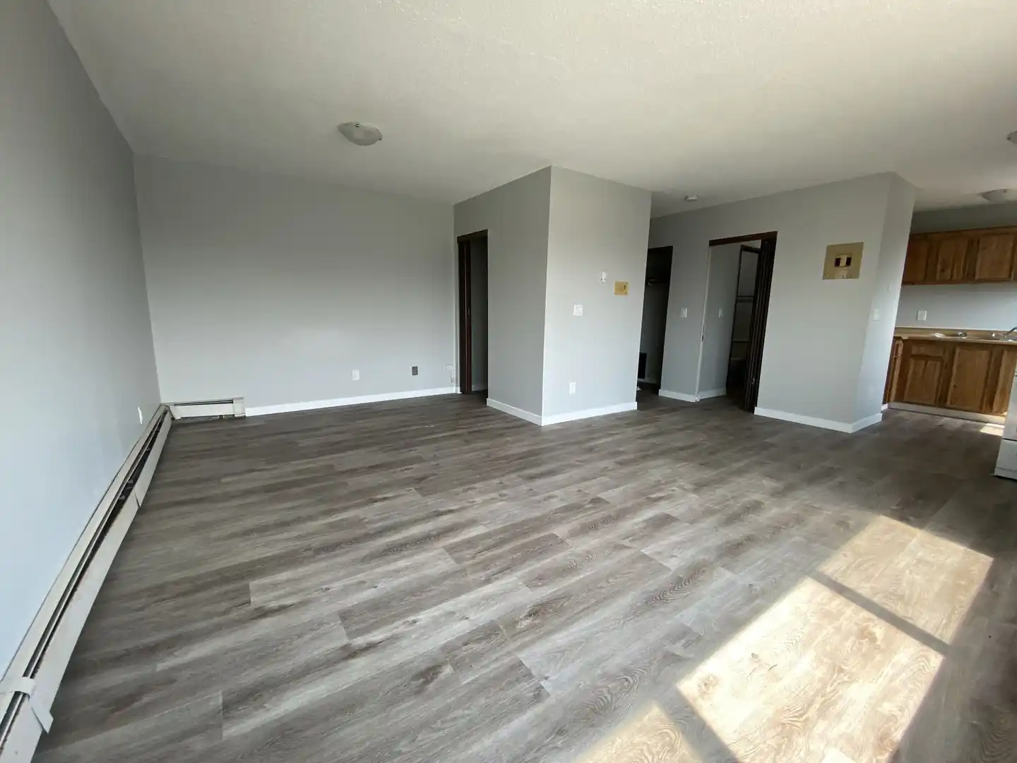 Plaza 101 *Capilano Area* November move in Incentive!