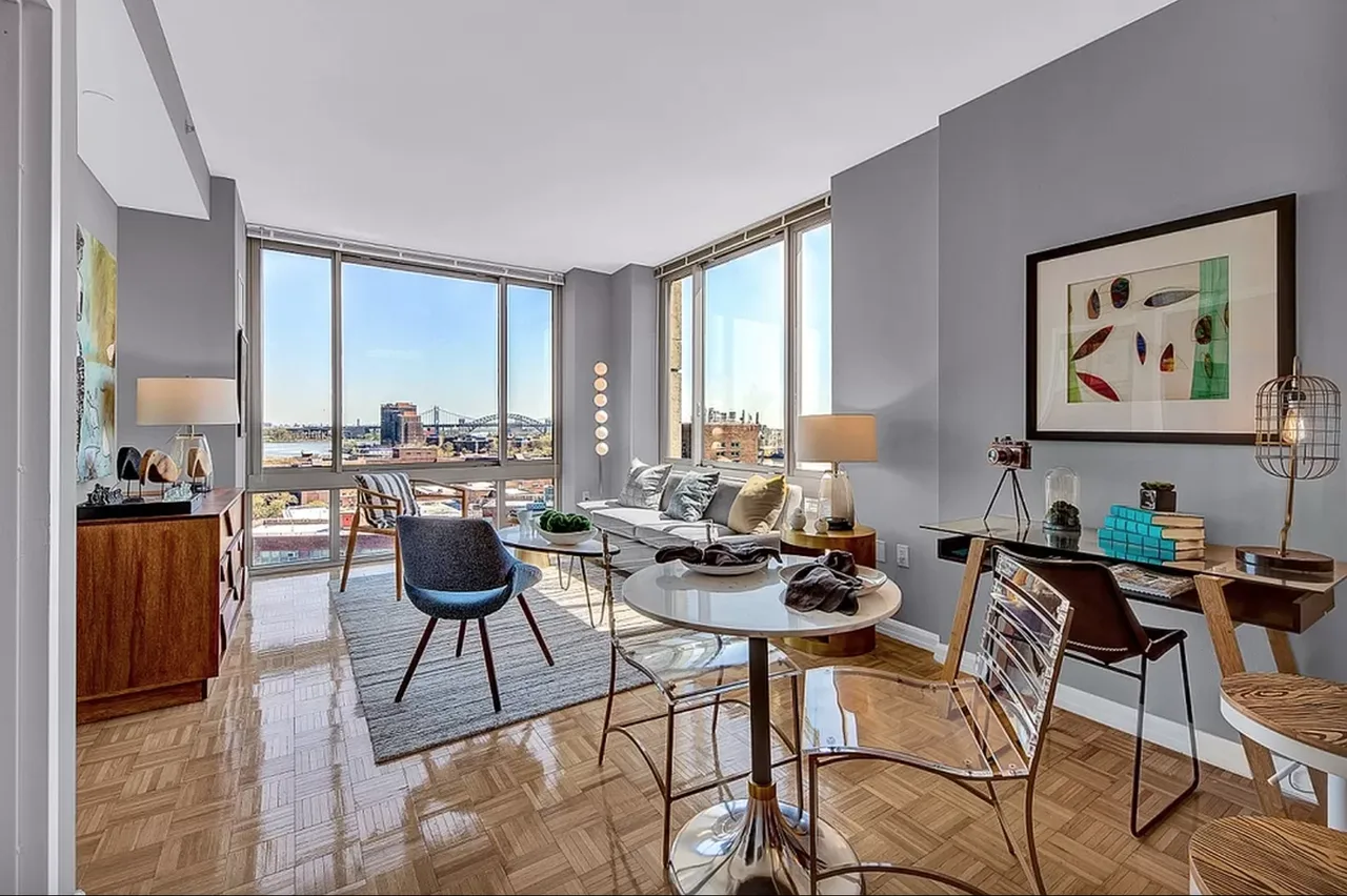 885 Main Street, New York, NY 10044, US