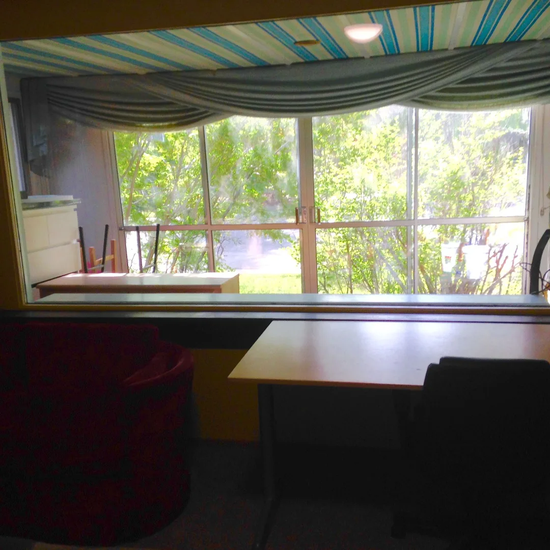 FURNISHED! Room for Rent! 5 MINUTES WALK TO UC!