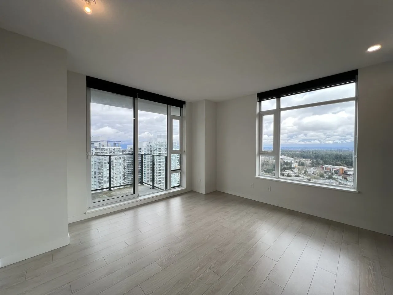 9887 Whalley Boulevard, Surrey, BC V3T 0A8, CA