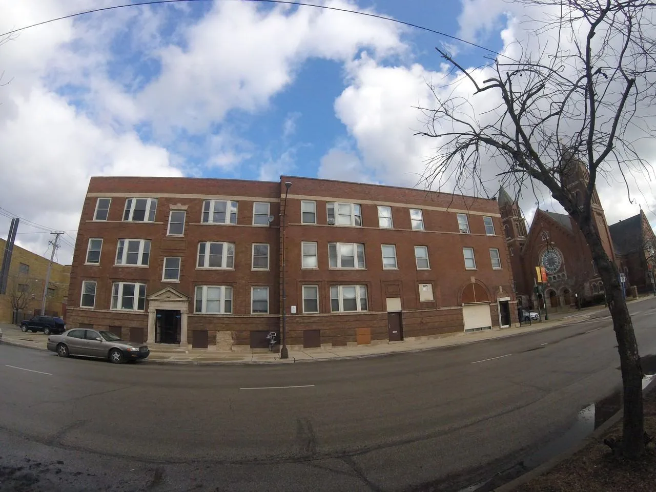 5700 S Michigan Ave