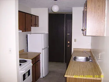 1 & 2 Bedrooms Available