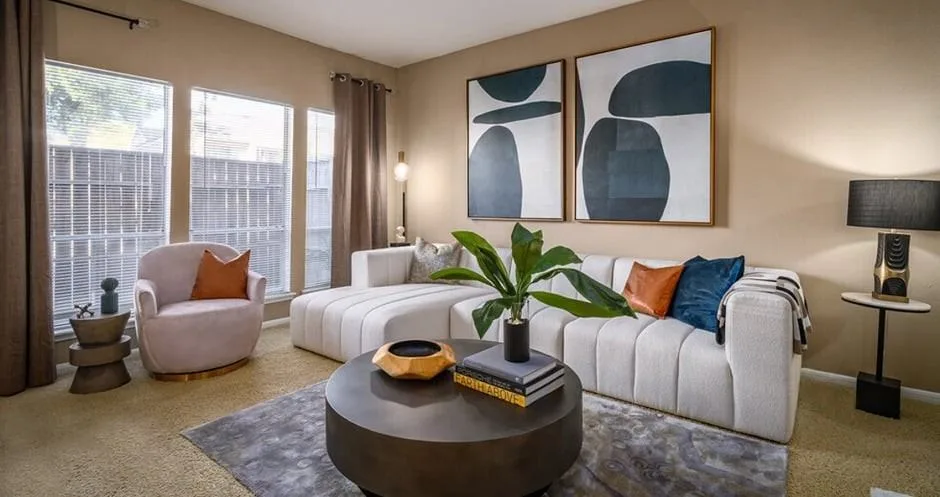 Woodlake Oaks Apartments