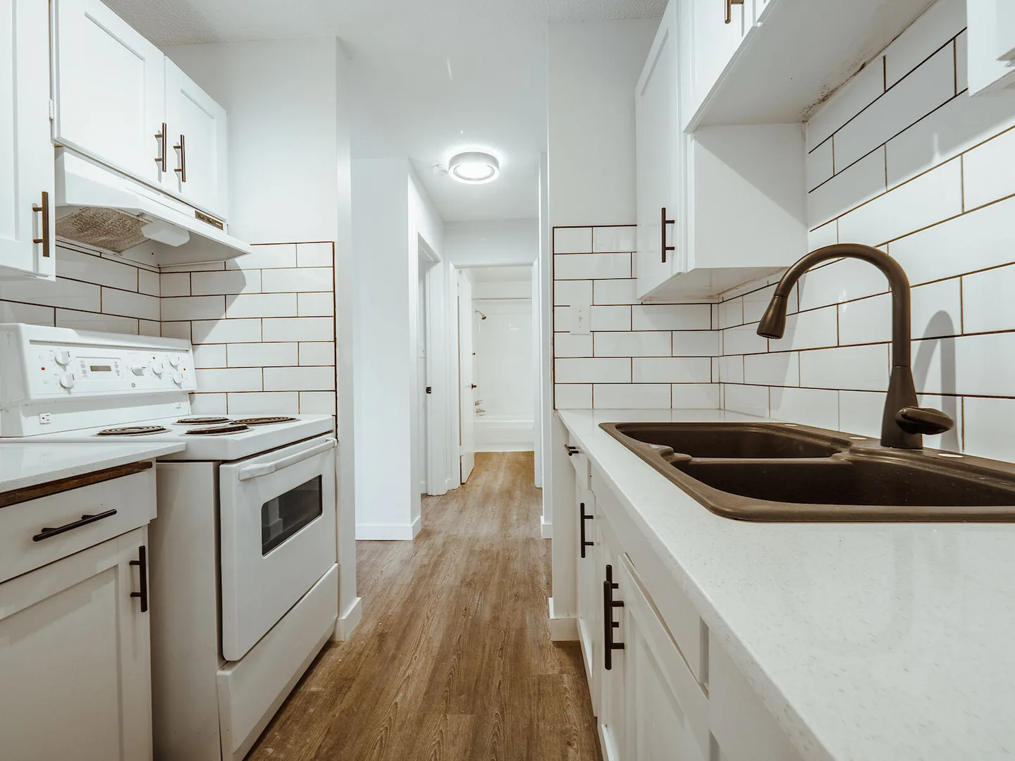 Cozy, Spacious and Upgraded Suites in Old Strathcona!