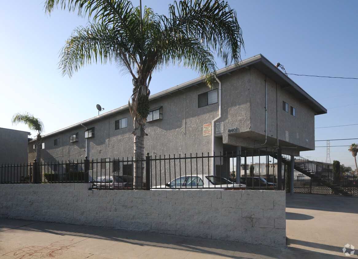 840 Laconia Blvd.