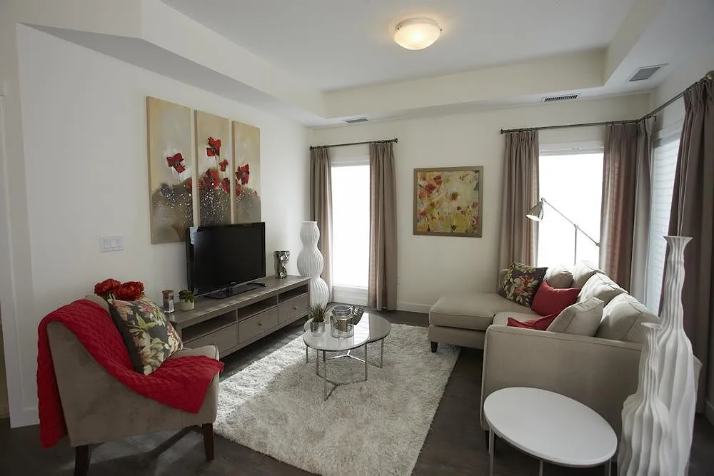 Beautiful Executive 1 & 2 Bedrooms Condos in Desirable Oxford
