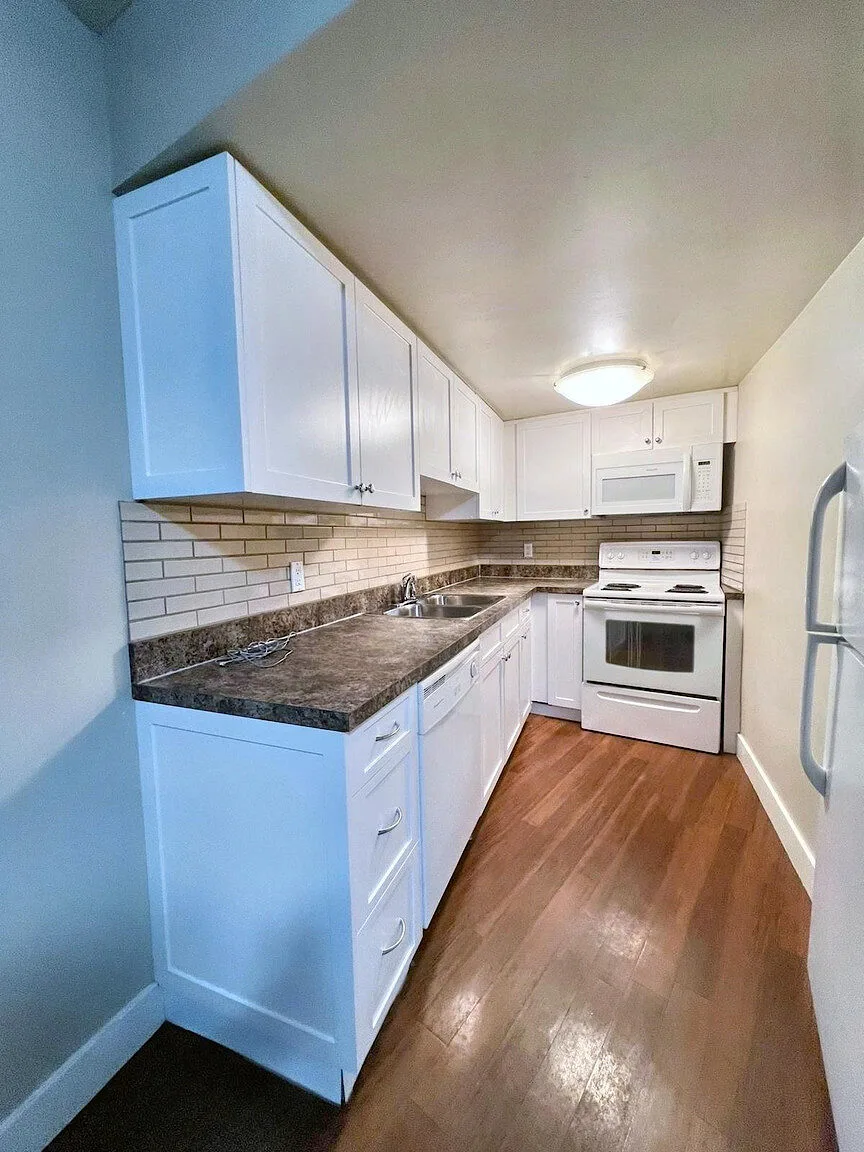 Heritage House Apartments | Calgary Apartments for Rent