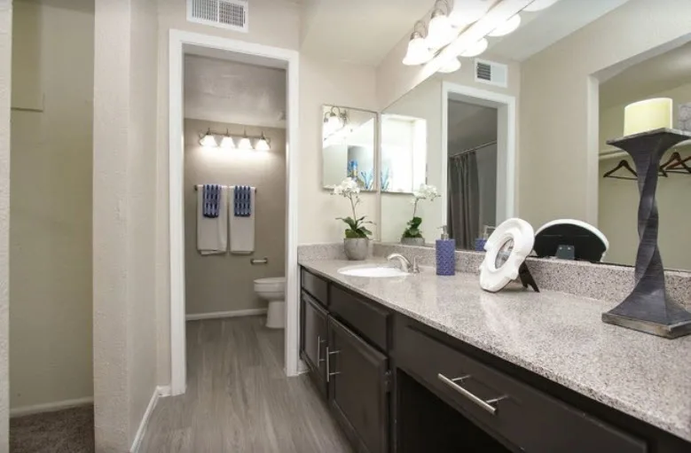 Waterford Grove Apartments
