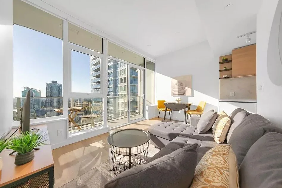 FULLY FURNISHED Brand New, Bright 1 Bed Downtown Surrey!