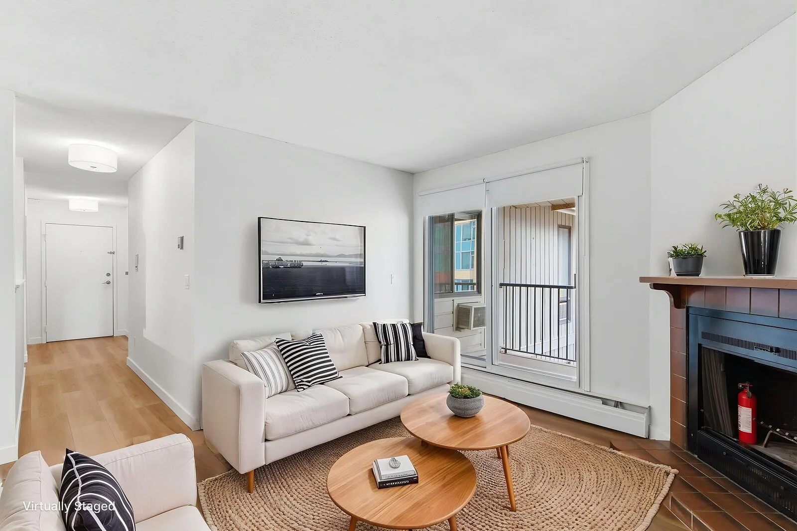 Modern Comfort Meets Riverside Charm at Livingstone House!