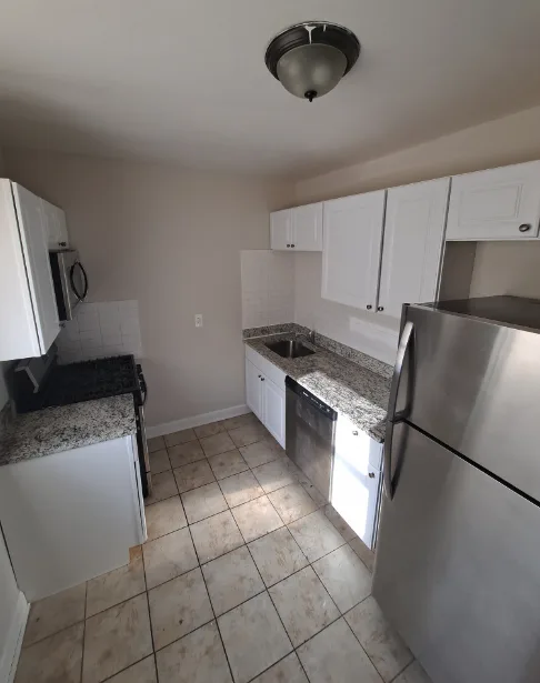 7526-36 S Colfax Ave