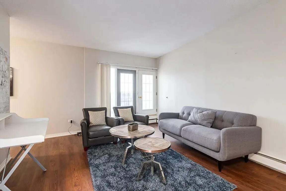 Gym, resident library, dog run and more | Beautifully renovated apartments for rent!