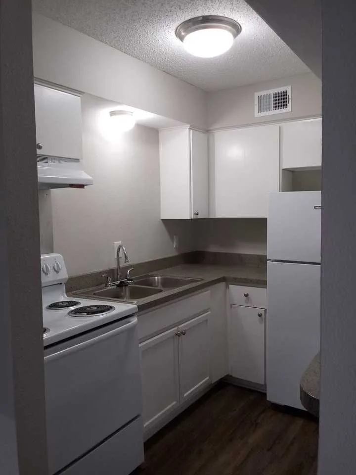 Spanish Crest Apartments