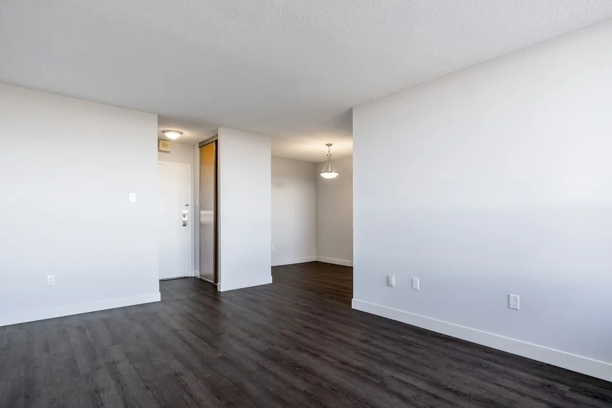 10 Tuxedo Court Apartments