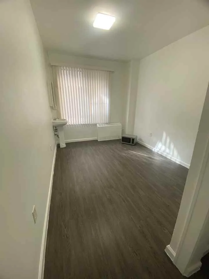 752 South Main, LLC