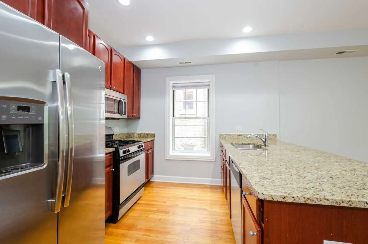 7357-67 N Ashland Ave