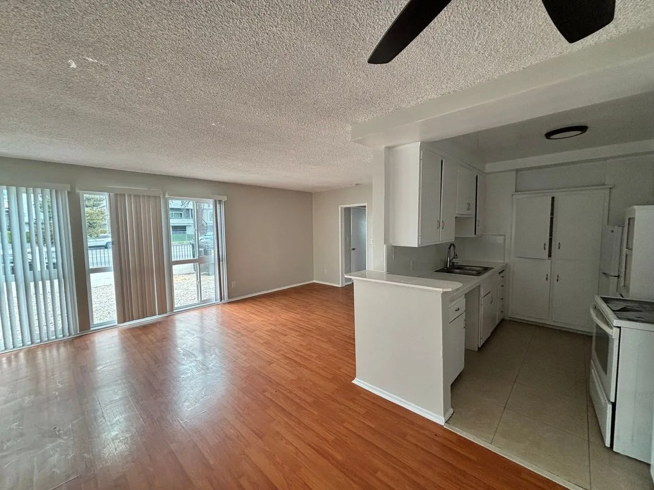14914 Roscoe Blvd