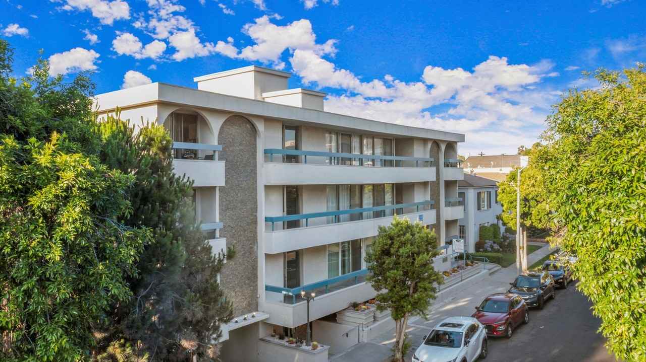 Wilshire Regency Apts.