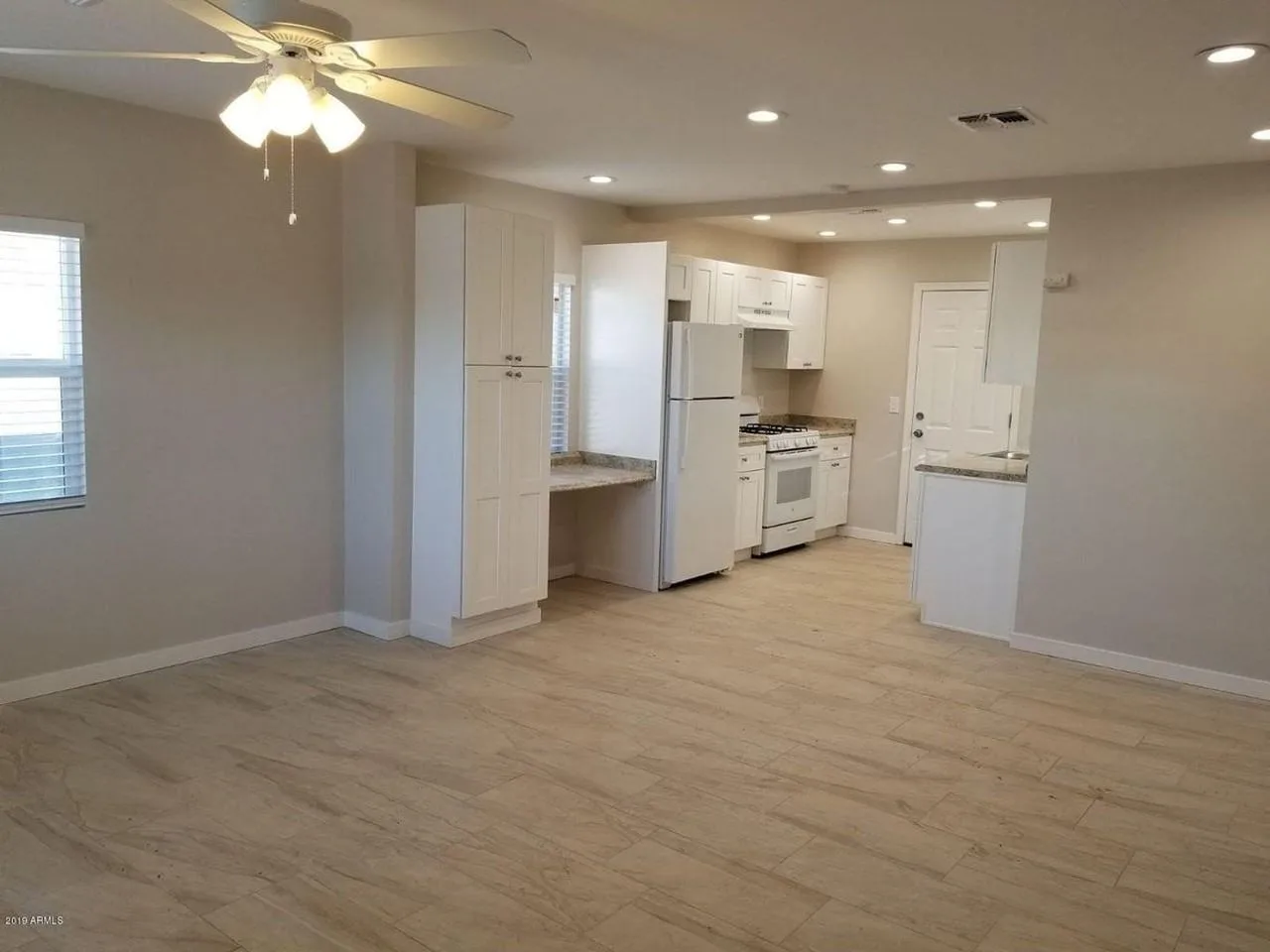 206-216 E Jones