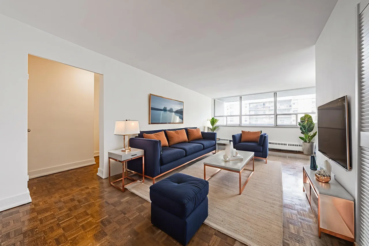 370 Ridelle Ave.