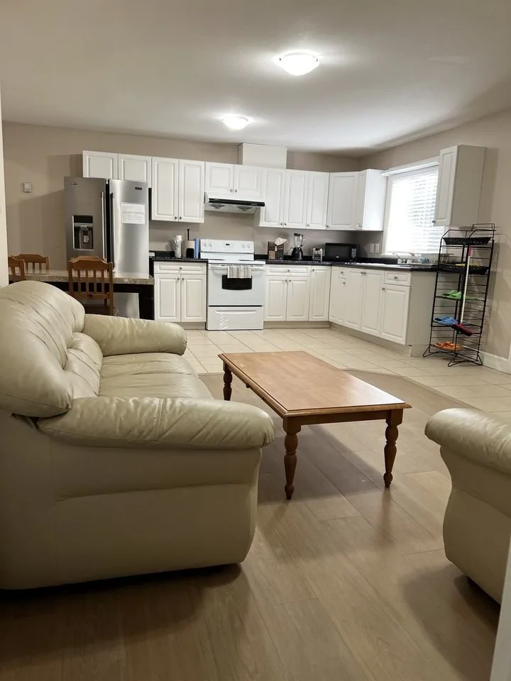 7672 161 Street, Surrey, BC V4N 0T2, CAN